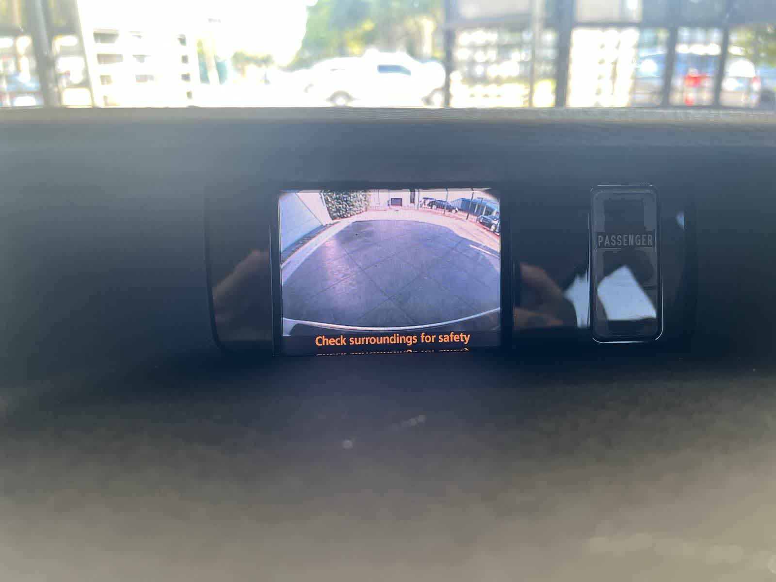 Thumbnail: 2011 Toyota Sienna - 23