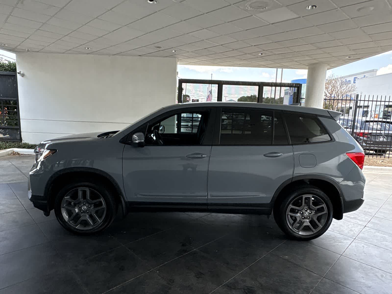 Thumbnail: 2023 Honda Passport - 3