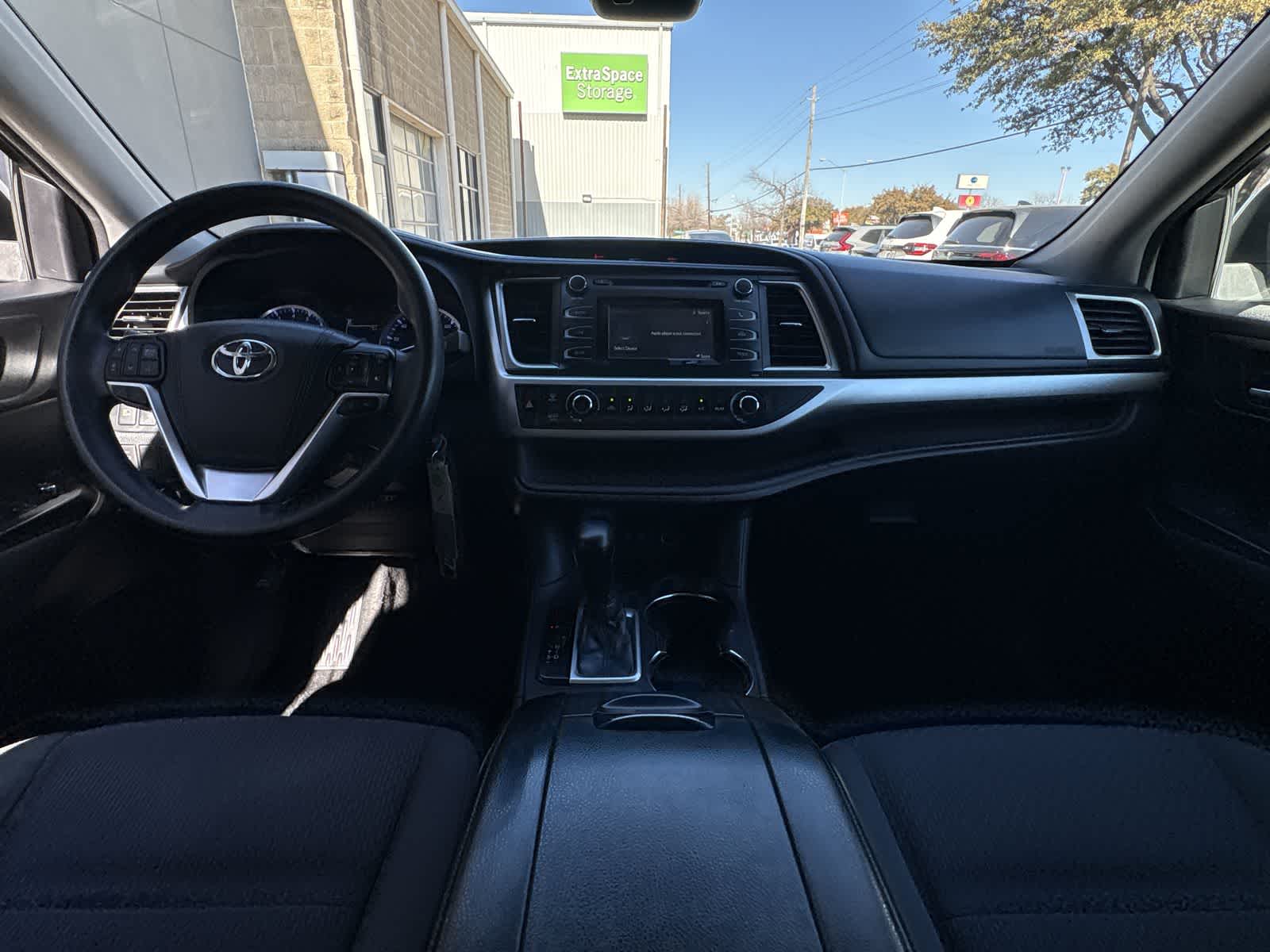 Thumbnail: 2017 Toyota Highlander - 17