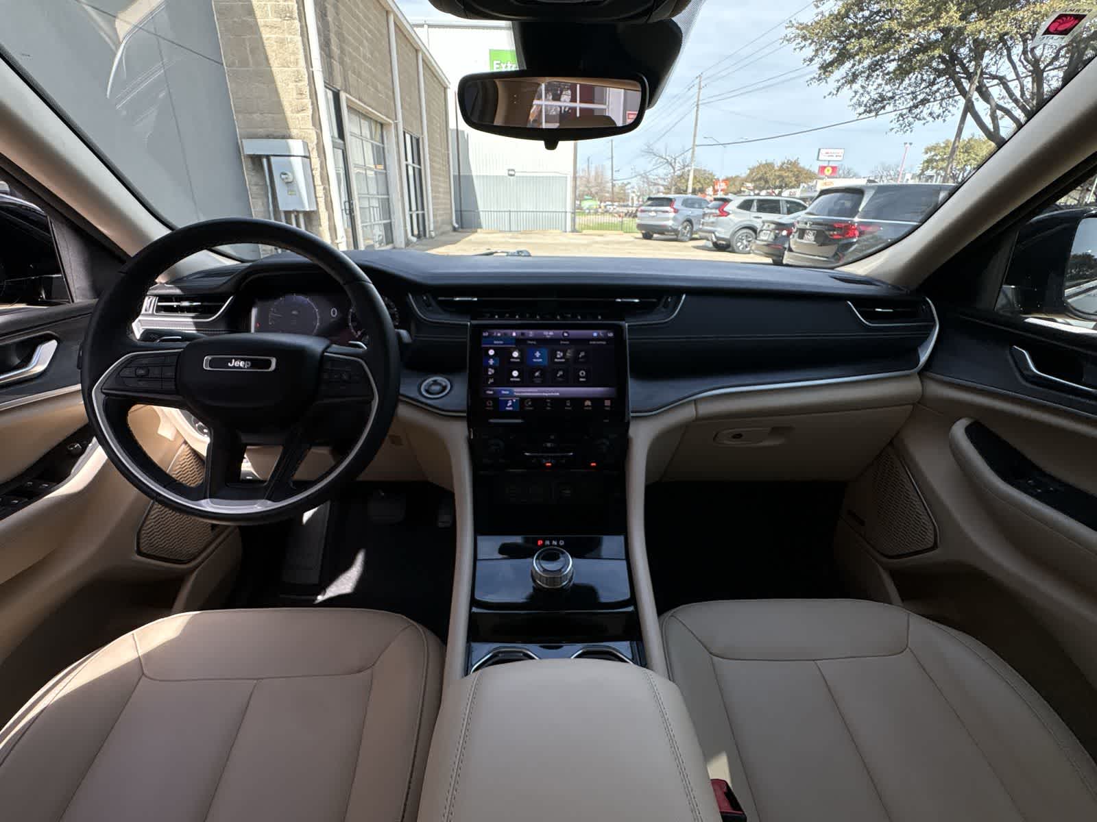 Thumbnail: 2022 Jeep Grand Cherokee - 21