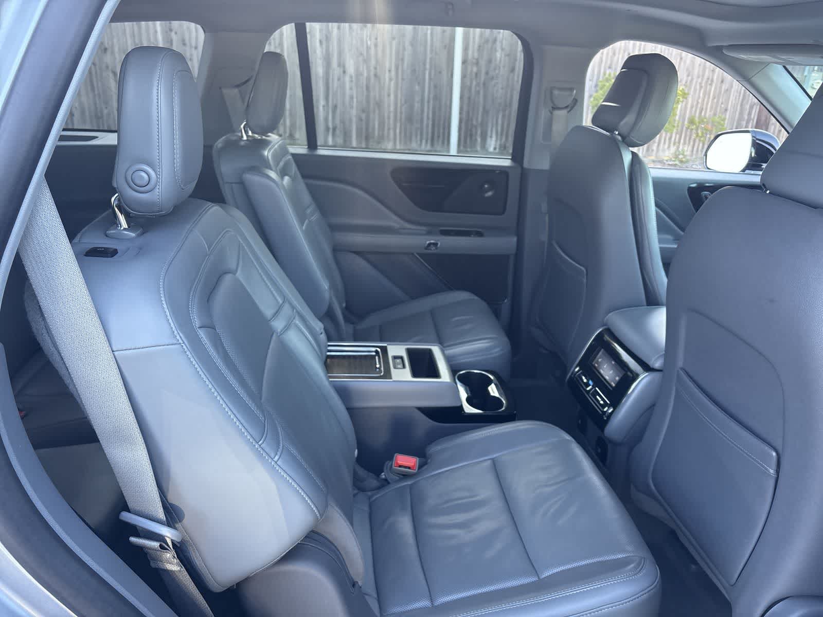 Thumbnail: 2020 Lincoln Aviator - 12