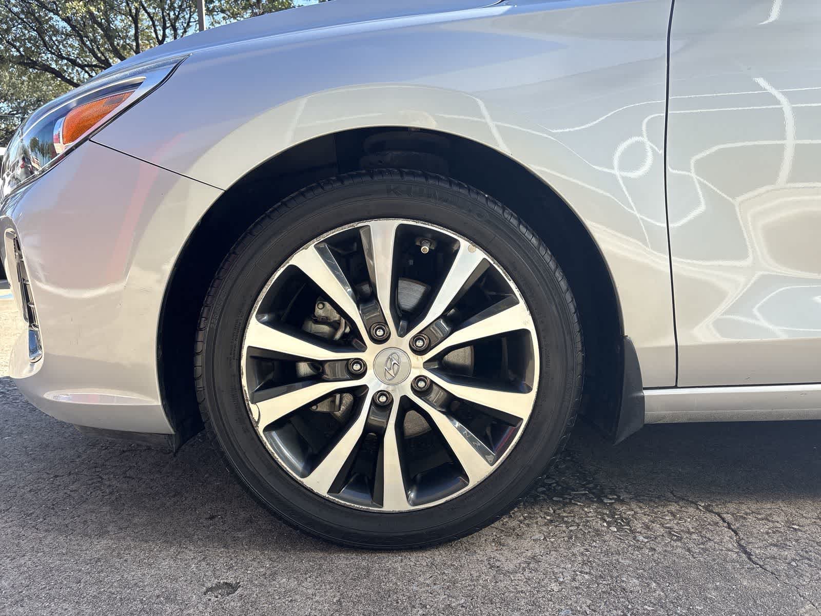 Thumbnail: 2018 Hyundai Elantra - 8