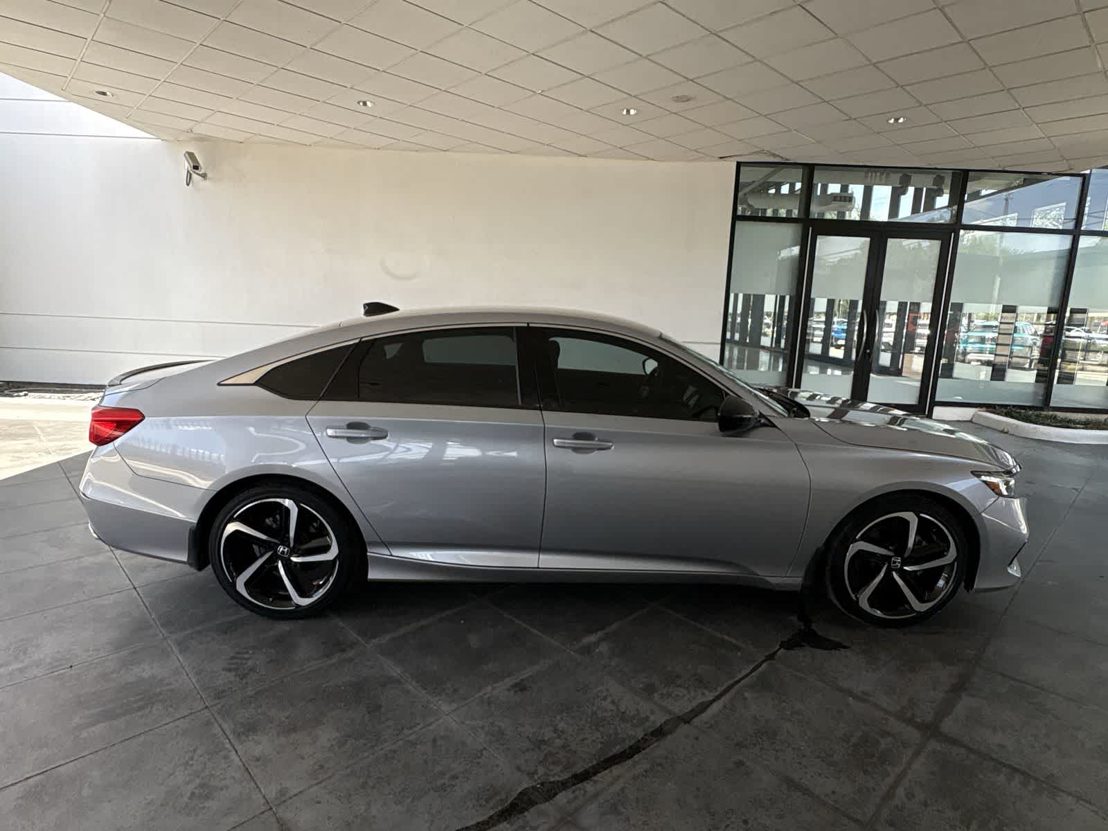 Thumbnail: 2022 Honda Accord - 32