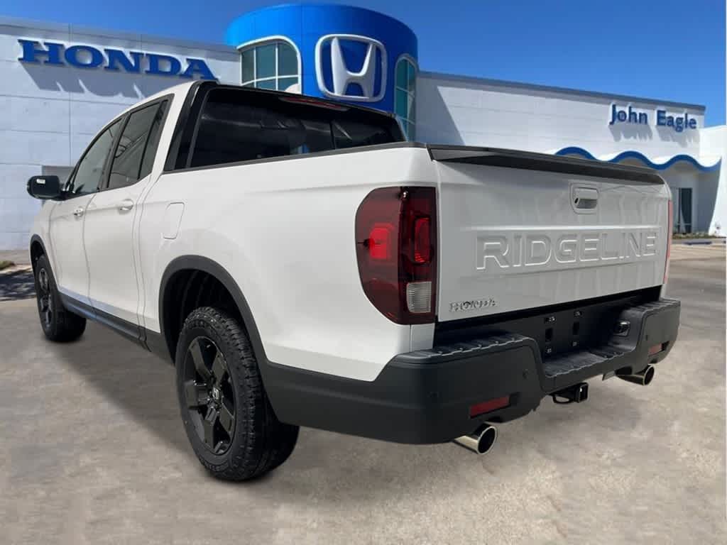 2025 Honda Ridgeline Black Edition photo 3
