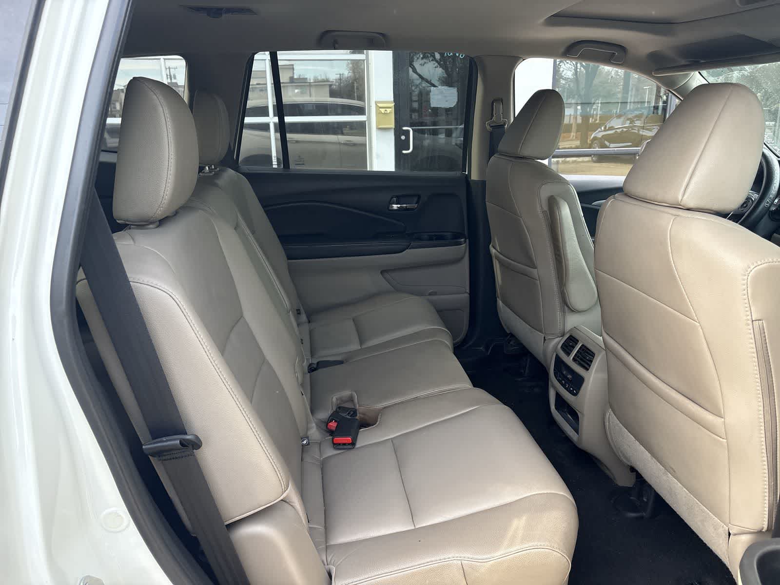 Thumbnail: 2018 Honda Pilot - 12