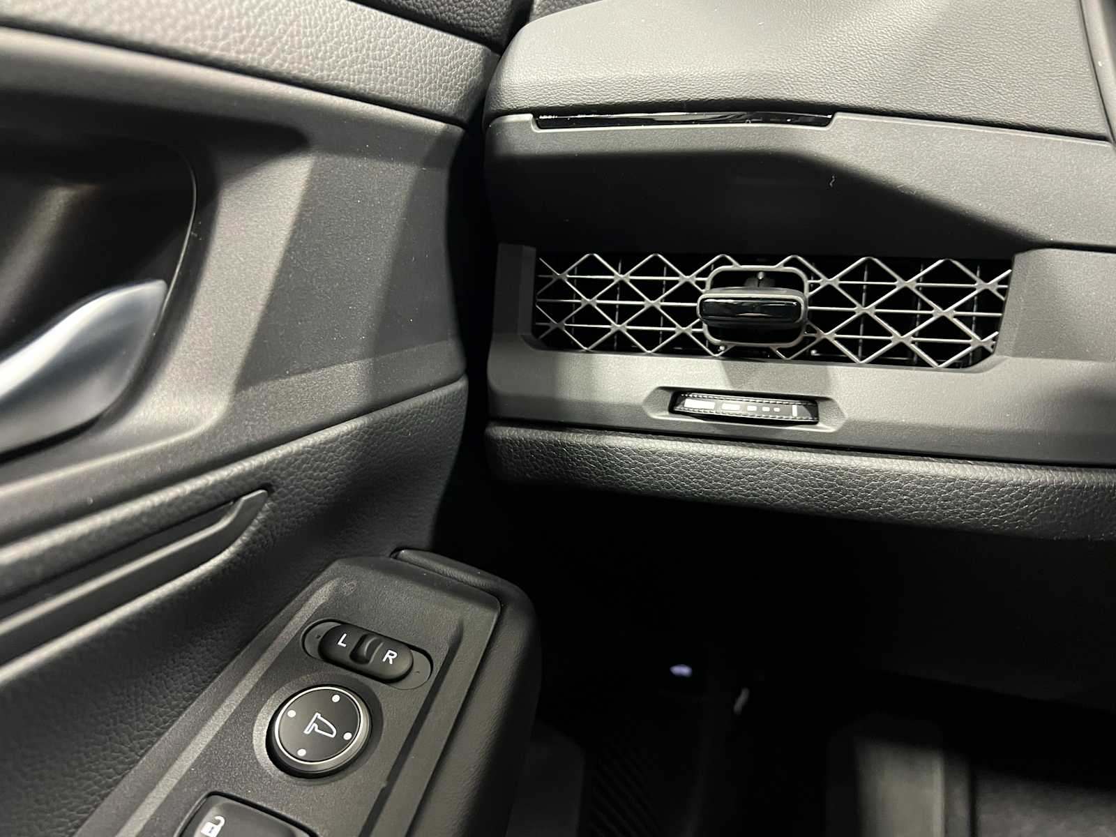 Thumbnail: 2025 Honda Accord - 17