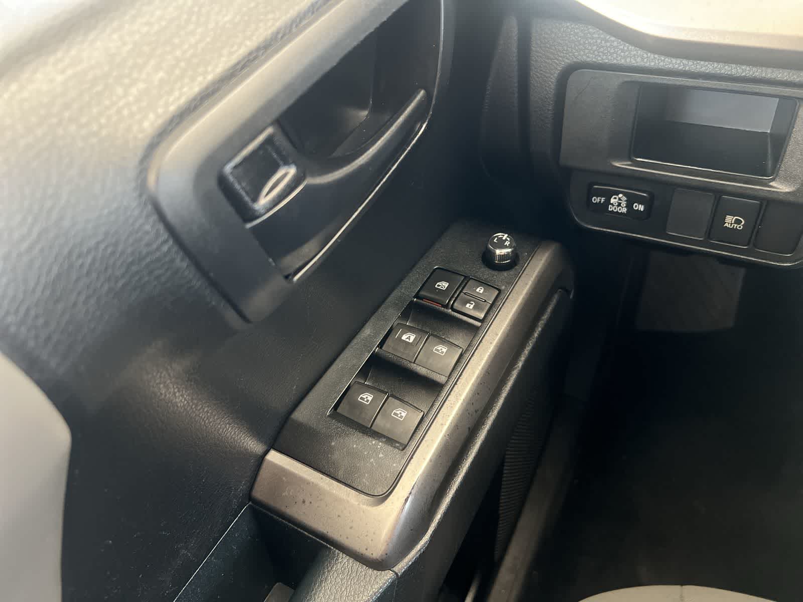 Thumbnail: 2018 Toyota Tacoma - 26