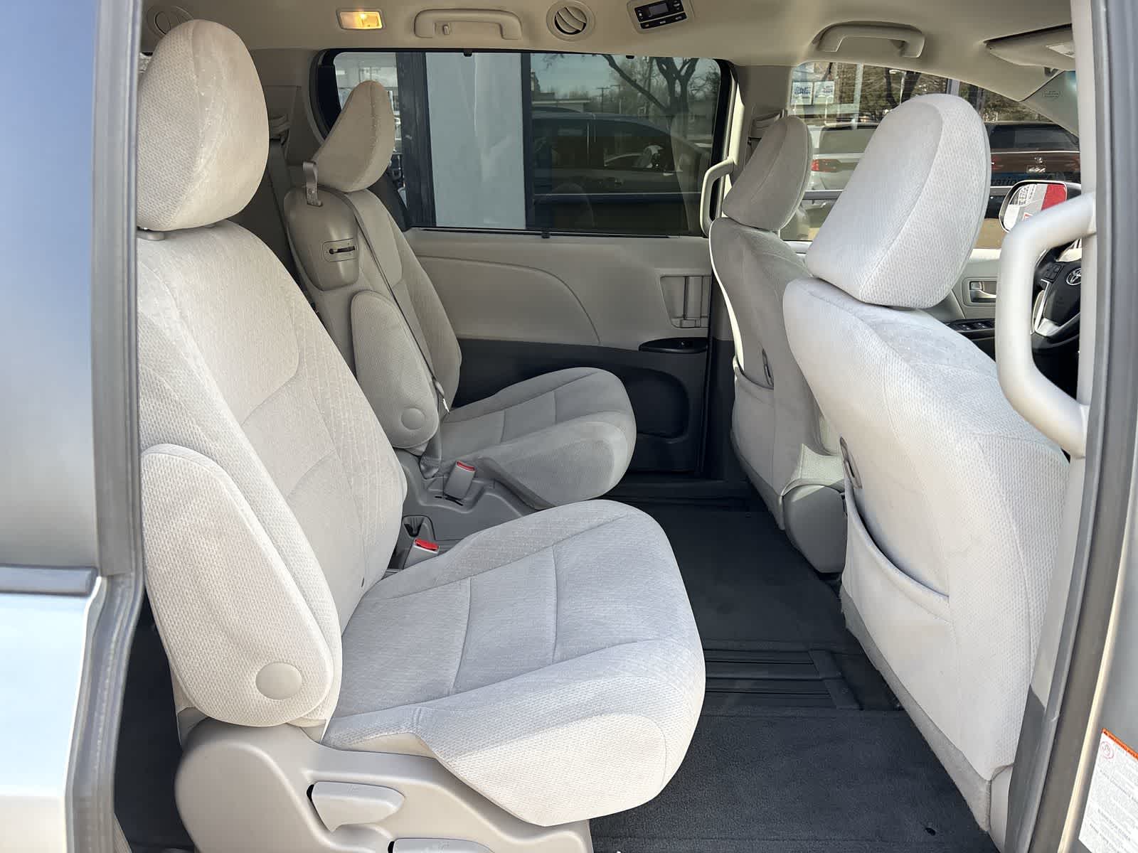 Thumbnail: 2015 Toyota Sienna - 12