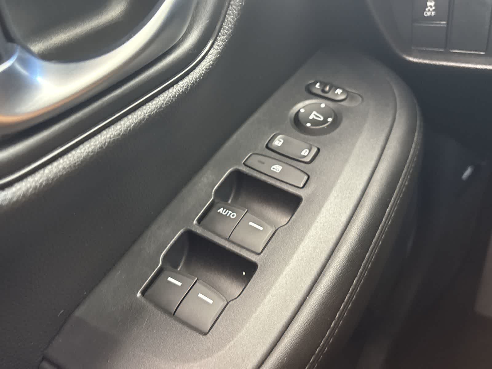 Thumbnail: 2025 Honda HR-V - 32