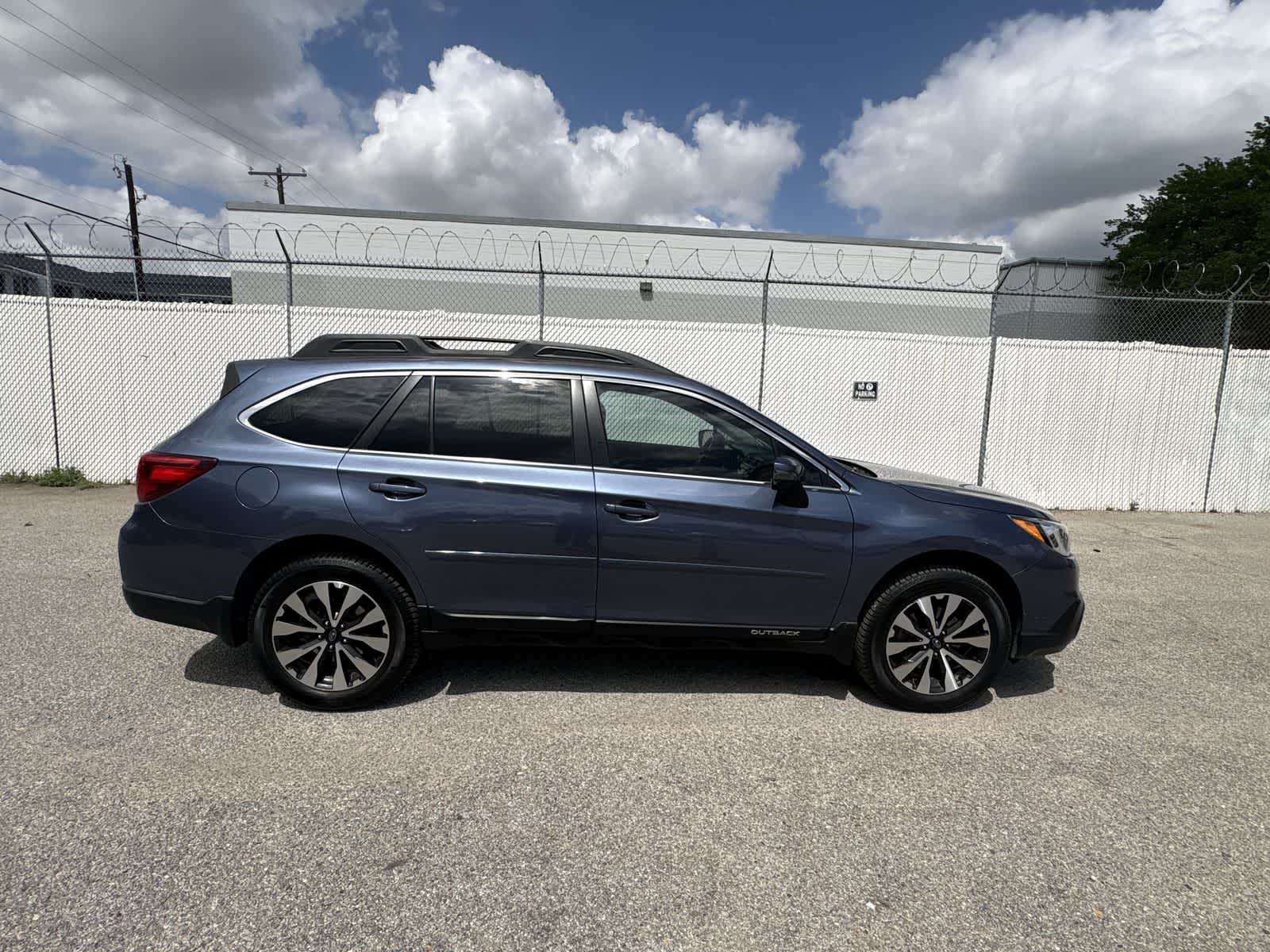 Thumbnail: 2016 Subaru Outback - 7