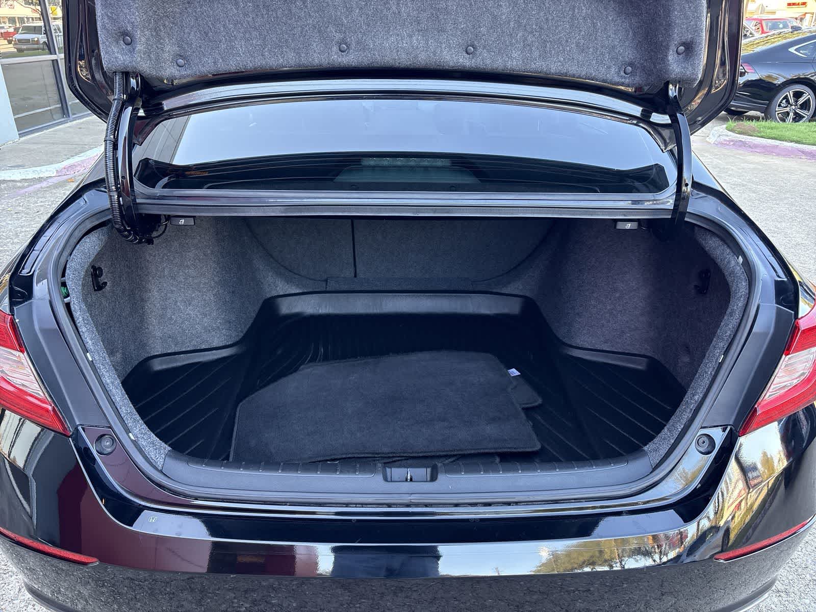 Thumbnail: 2018 Honda Accord - 18