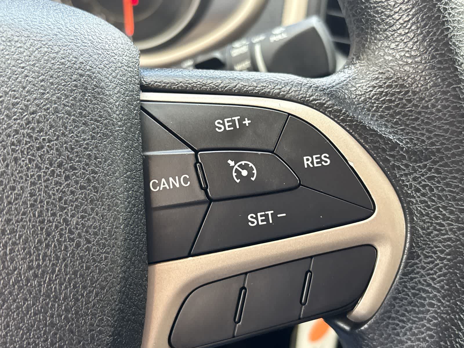 Thumbnail: 2016 Jeep Cherokee - 29