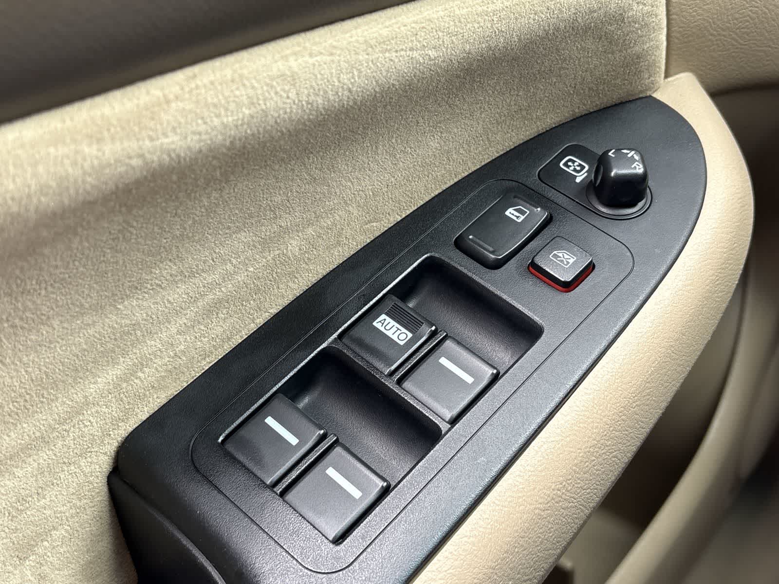 Thumbnail: 2005 Honda Accord - 28