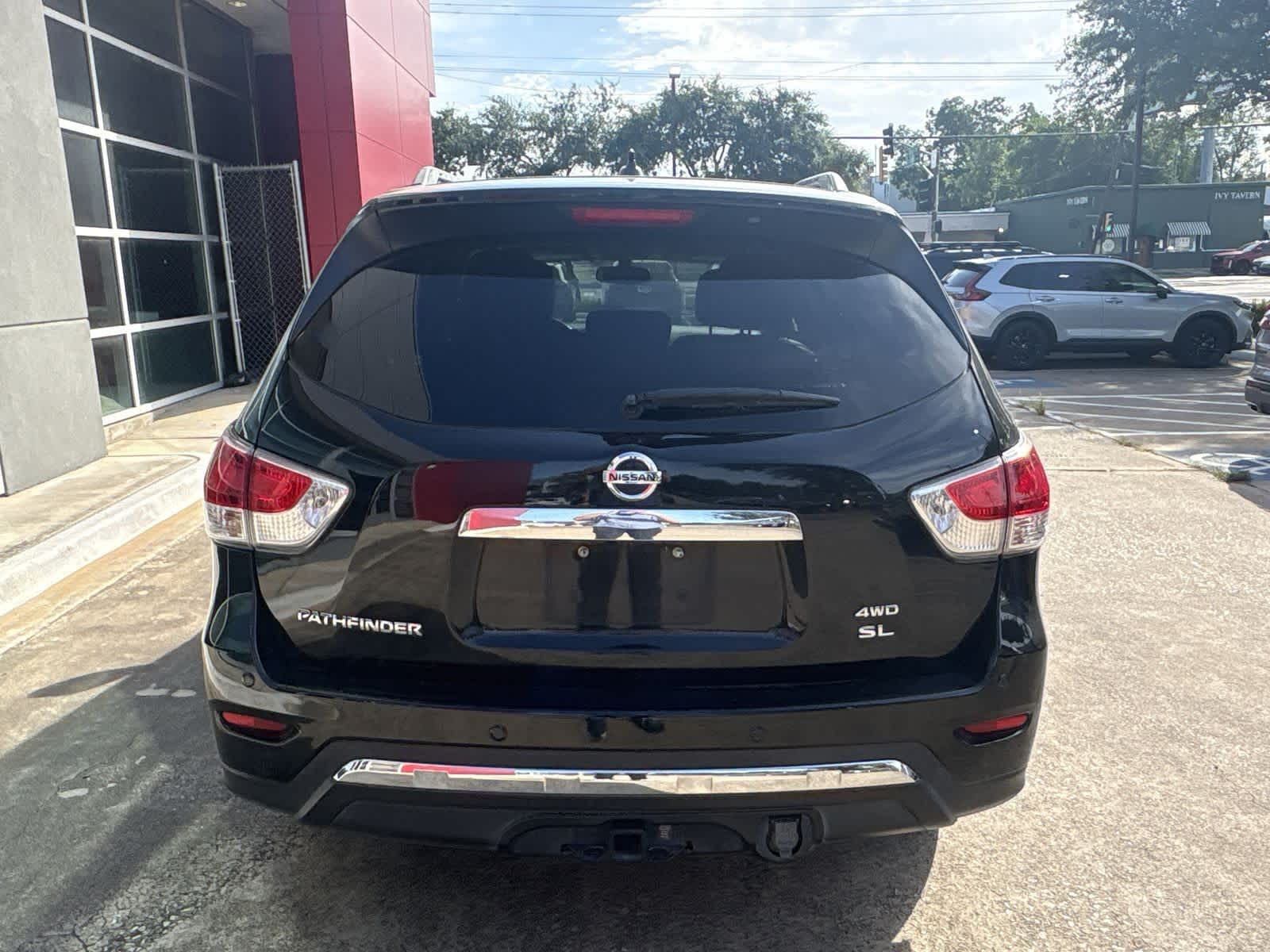 Thumbnail: 2016 Nissan Pathfinder - 5