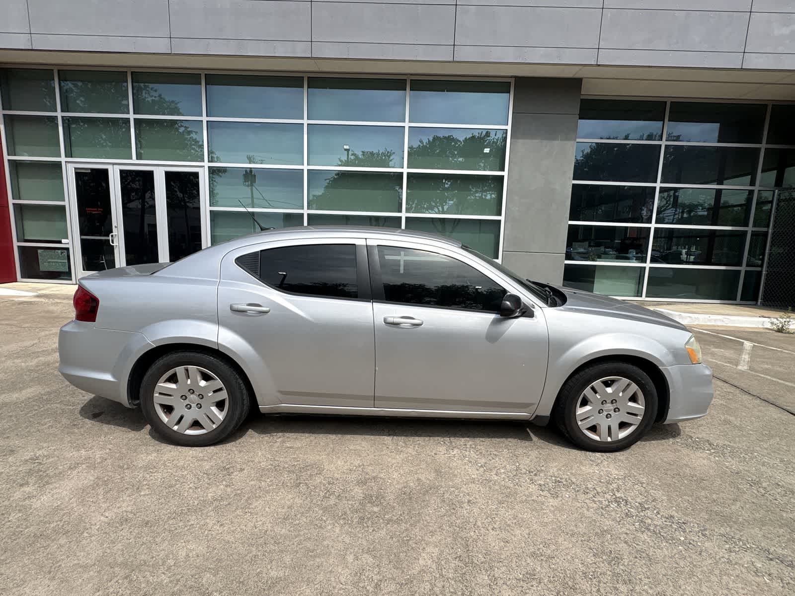 Thumbnail: 2011 Dodge Avenger - 7
