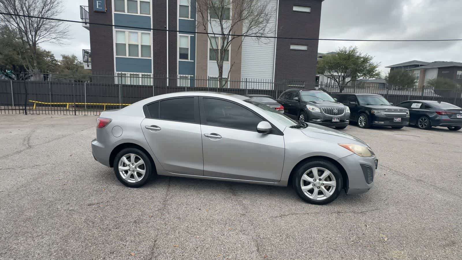 Thumbnail: 2011 Mazda Mazda3 - 9