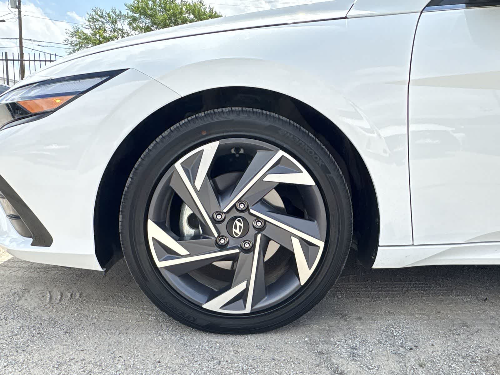 Thumbnail: 2025 Hyundai Elantra - 12