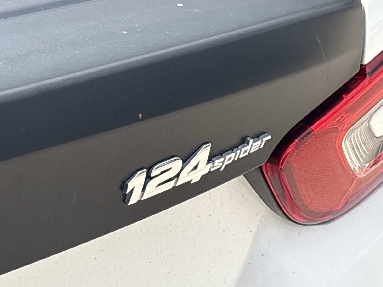 Thumbnail: 2019 Fiat 124 Spider - 10