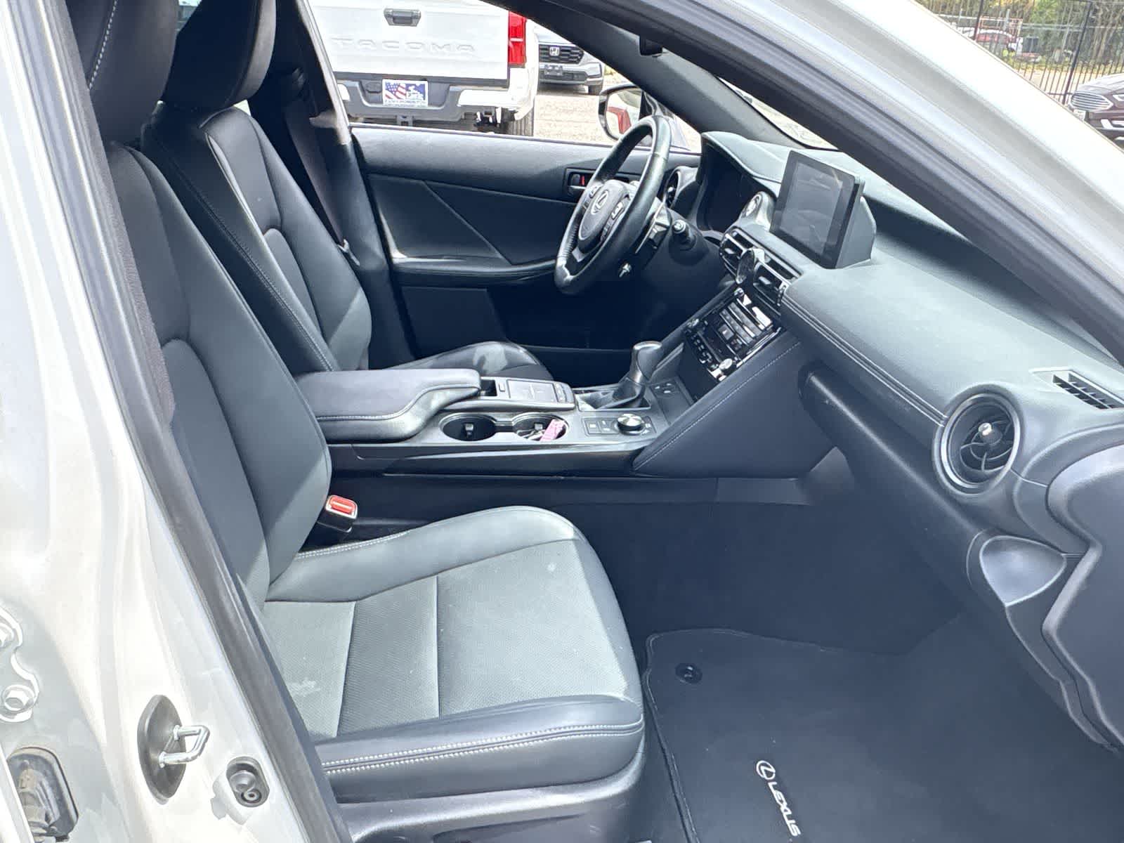 Thumbnail: 2023 Lexus IS - 15