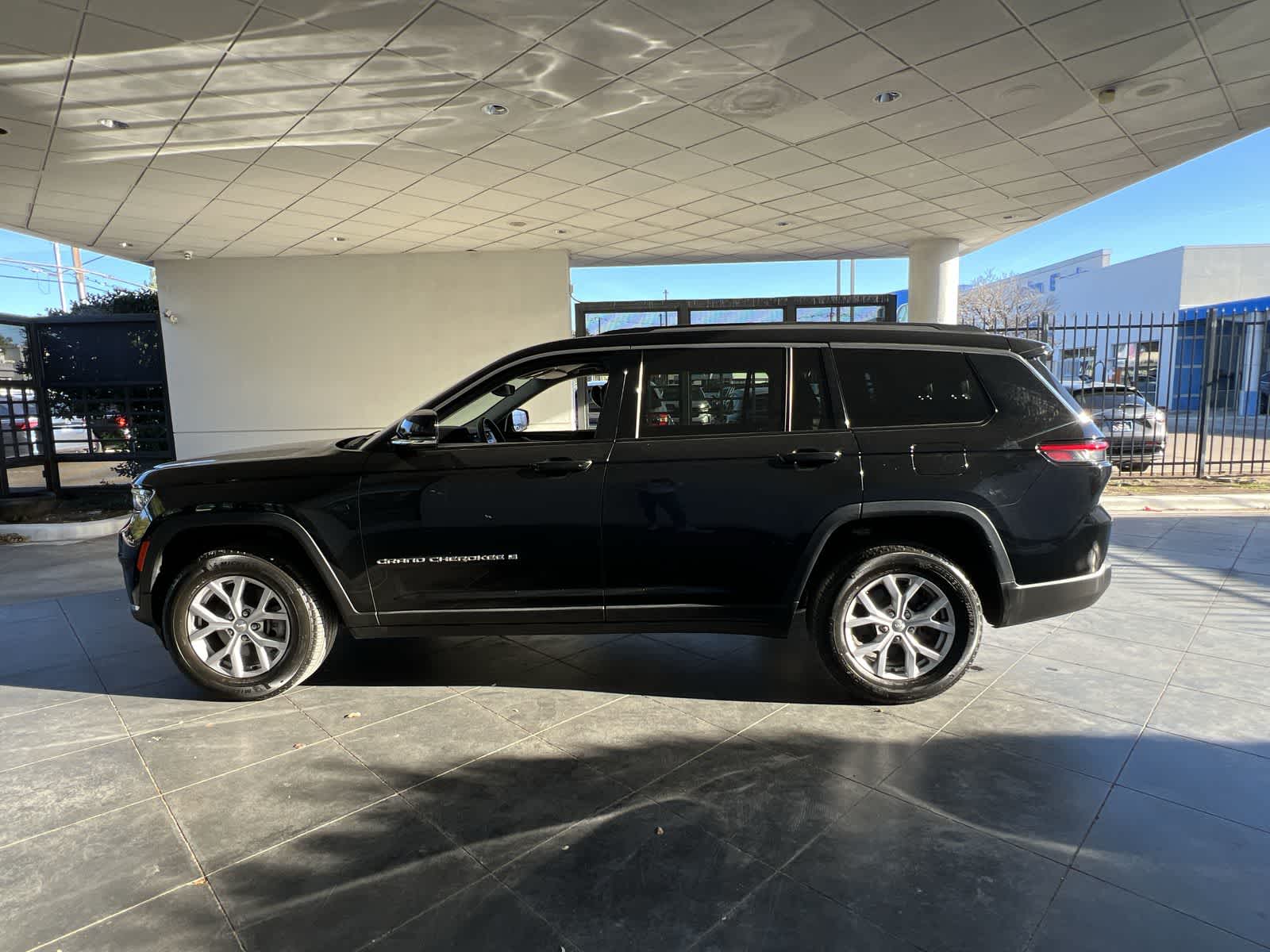 Thumbnail: 2022 Jeep Grand Cherokee - 3