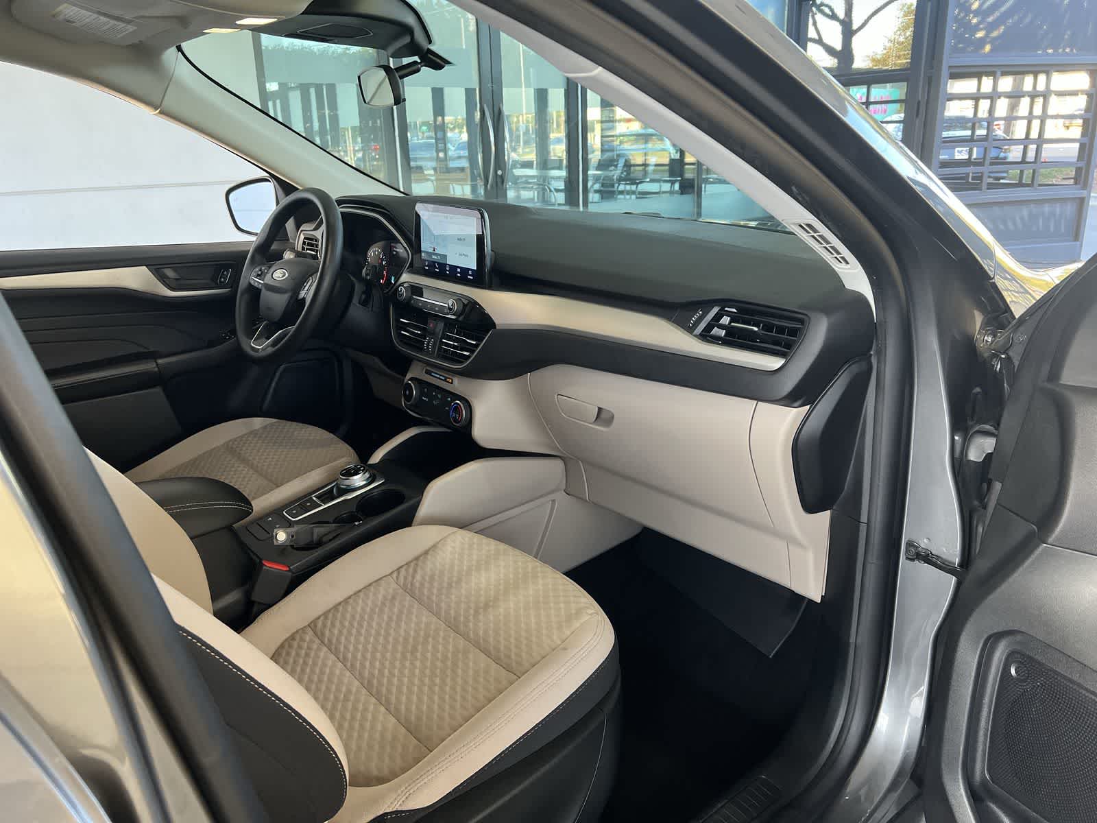 Thumbnail: 2022 Ford Escape - 32