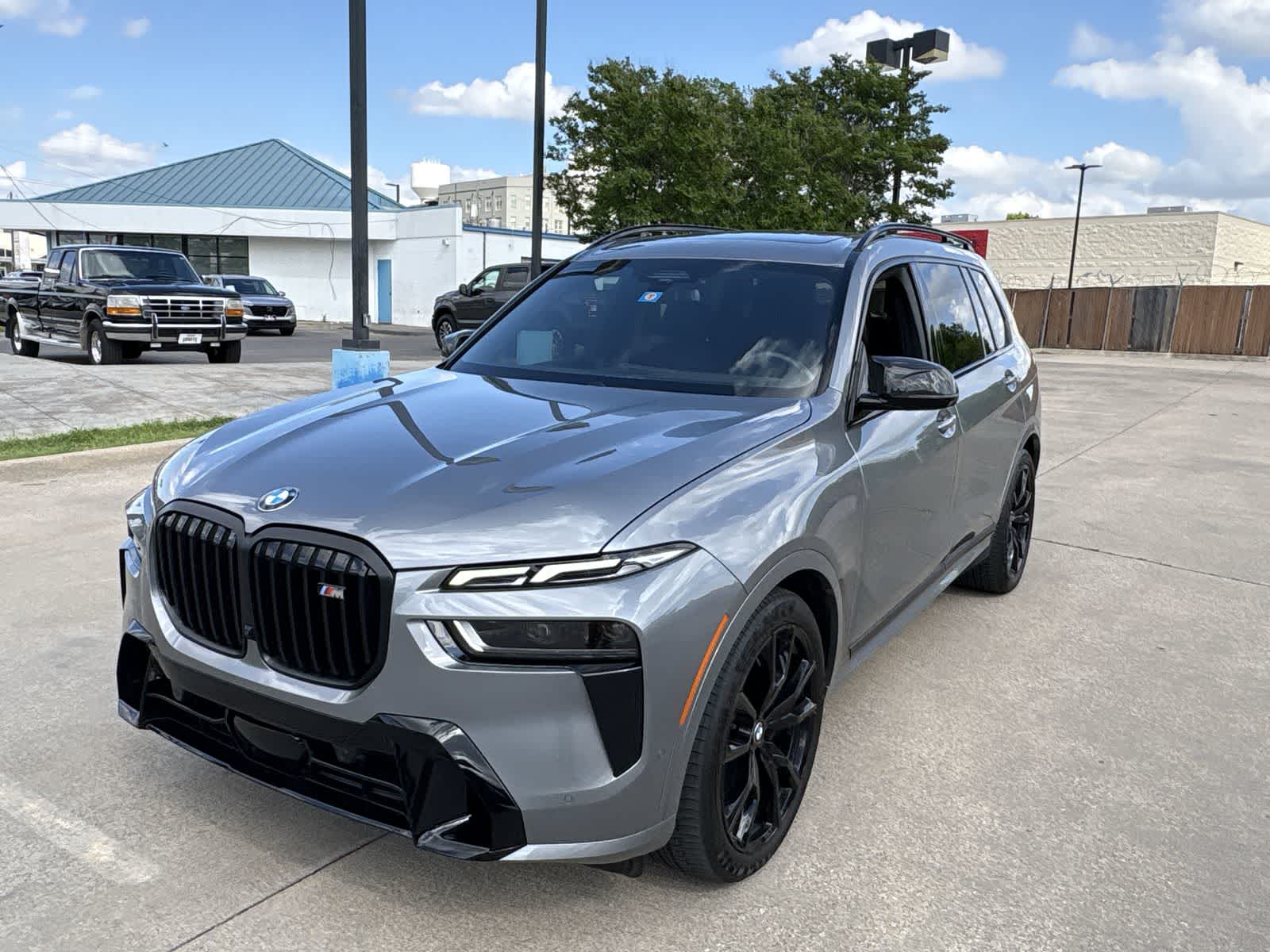 Thumbnail: 2023 BMW X7 - 9