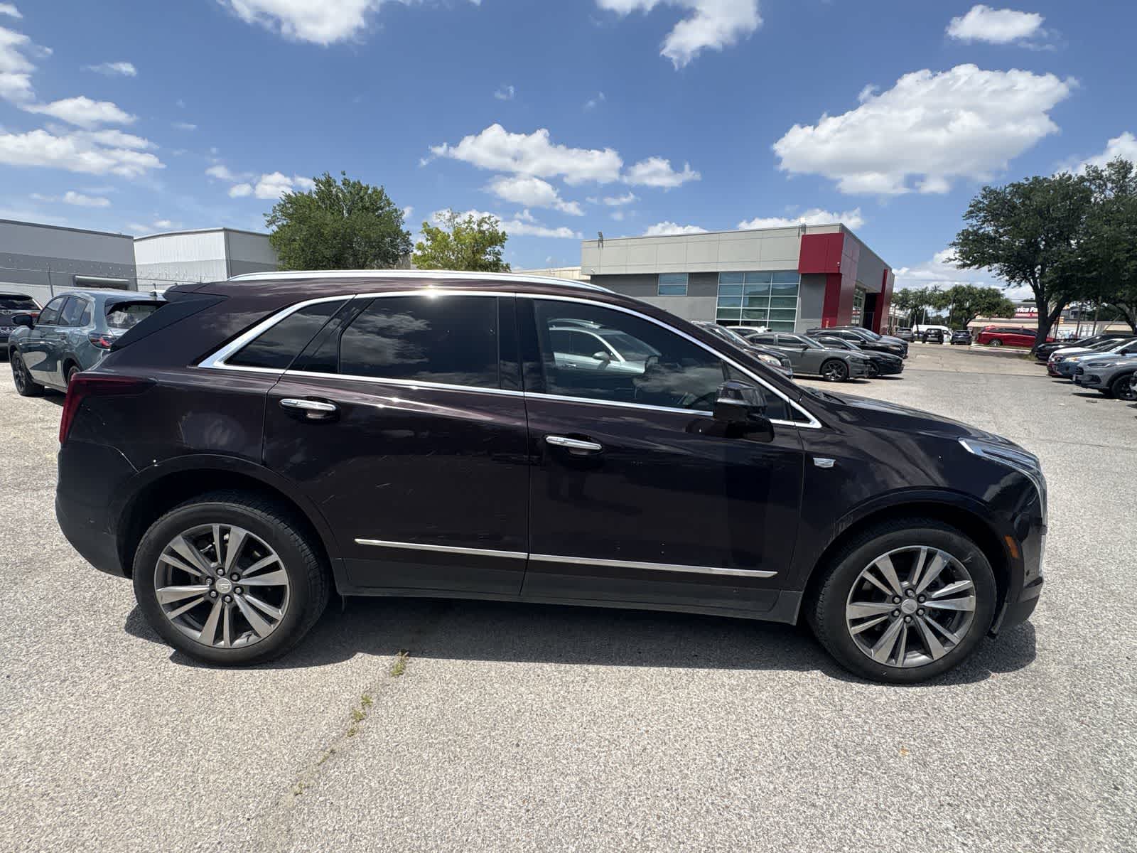 Thumbnail: 2021 Cadillac XT5 - 6