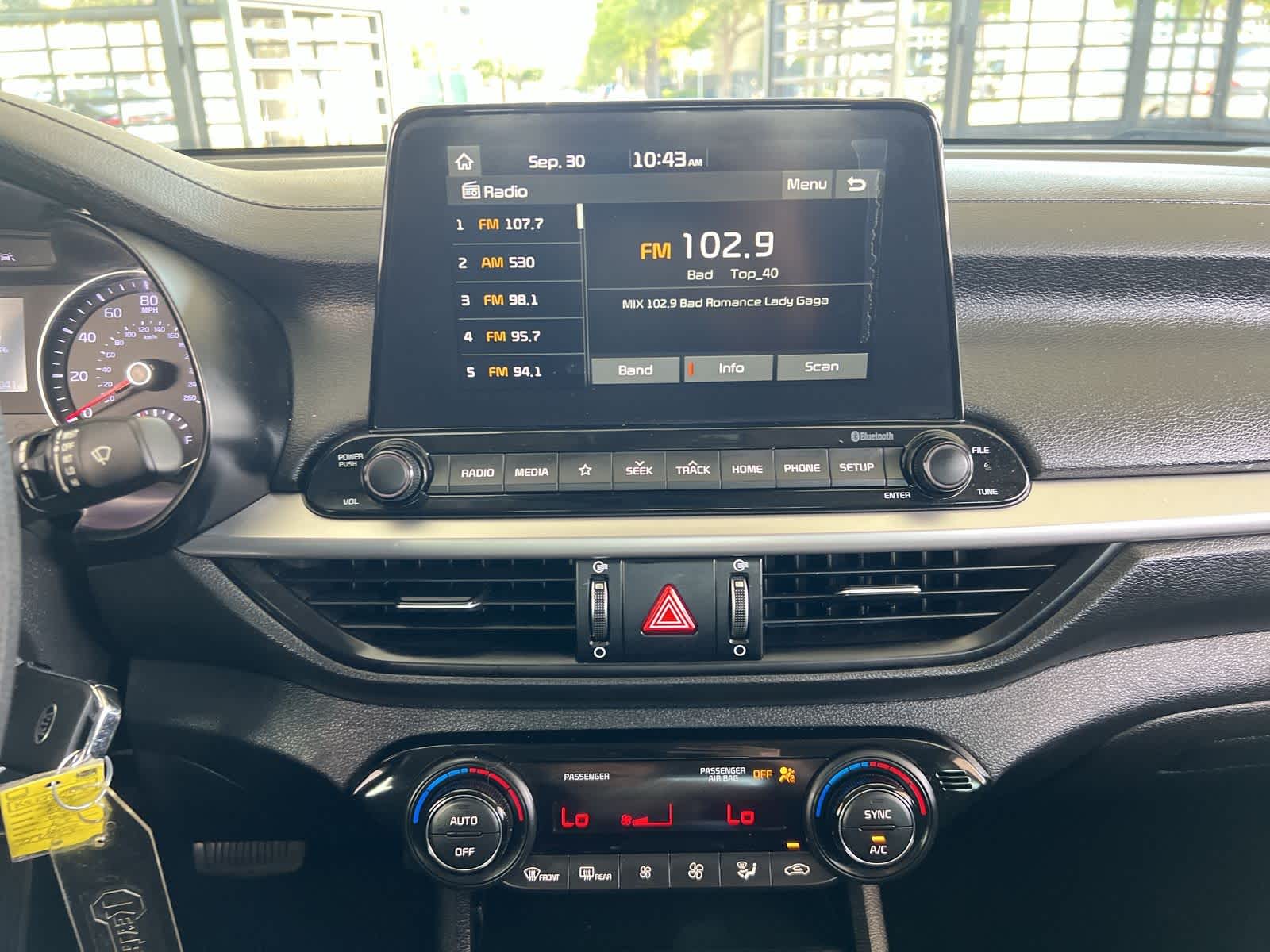 Thumbnail: 2019 Kia Forte - 17