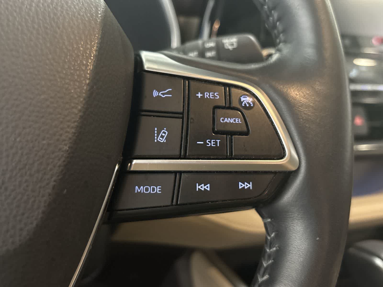 Thumbnail: 2020 Toyota Highlander - 15