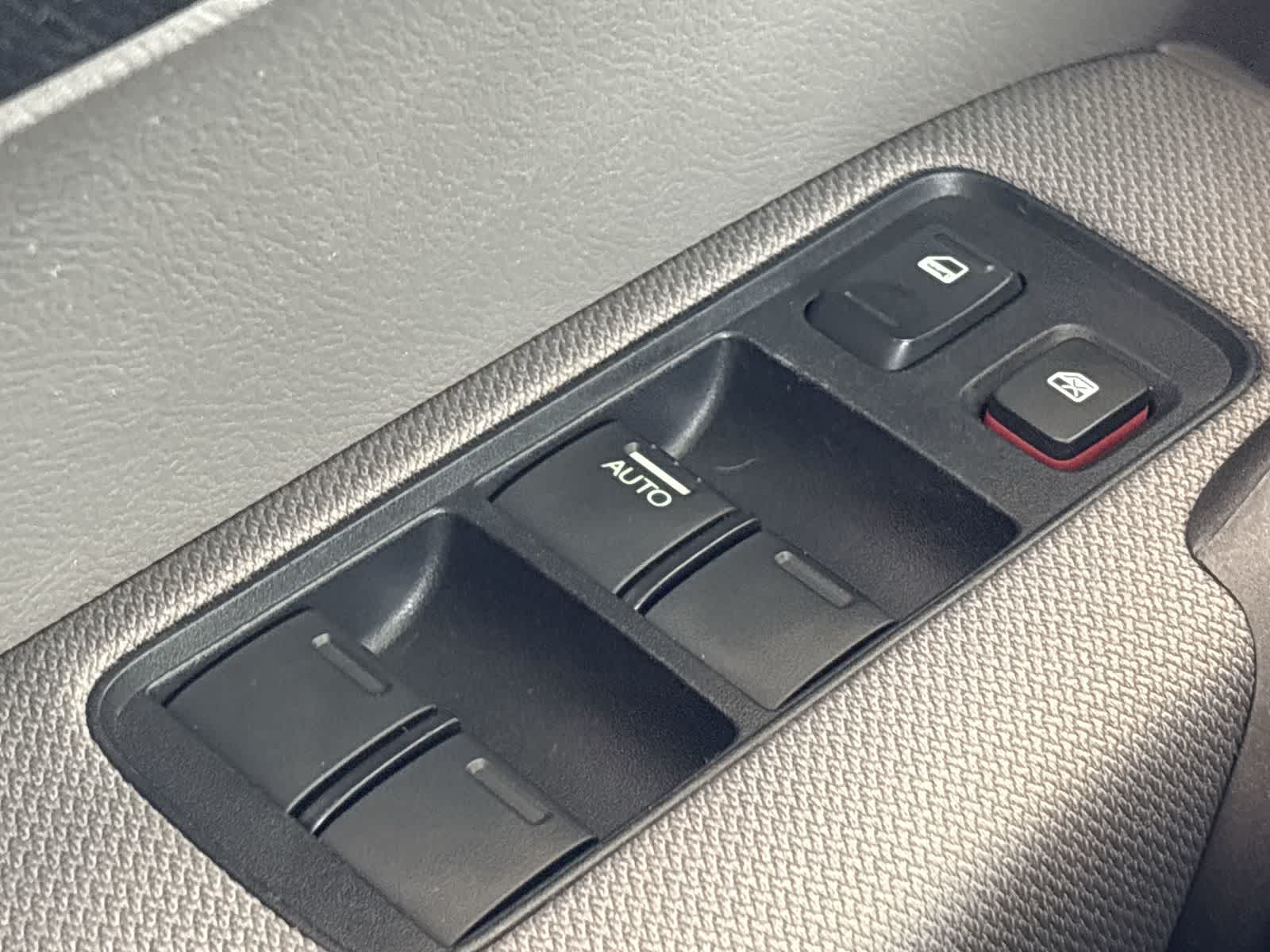 2011 Honda CR-V SE 39