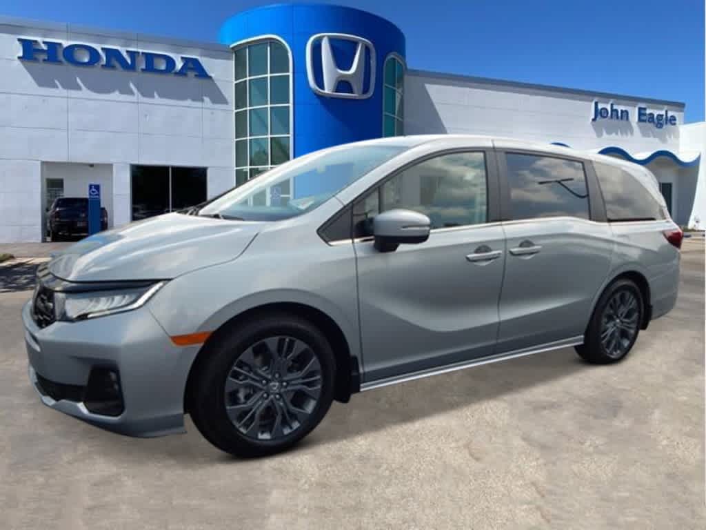 2026 Honda Odyssey Touring's photo