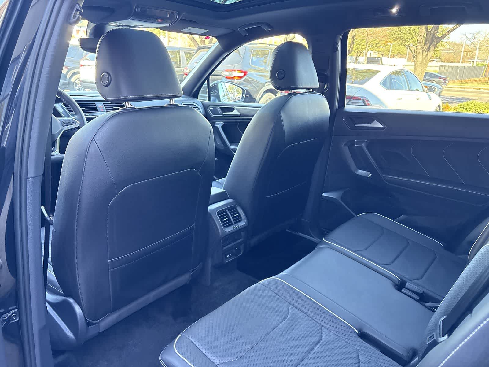 Thumbnail: 2023 Volkswagen Tiguan - 11