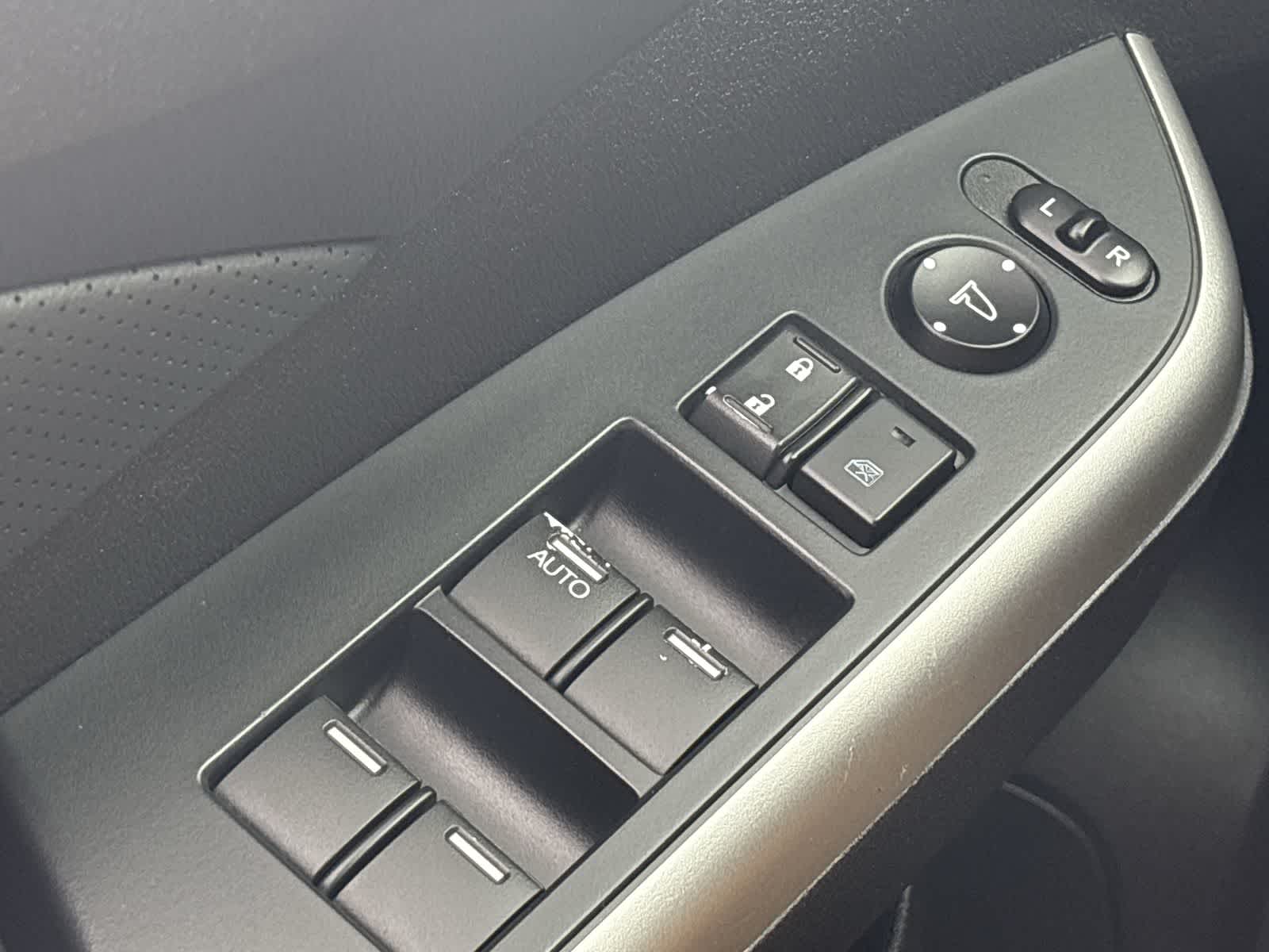 Thumbnail: 2015 Honda CR-V - 36