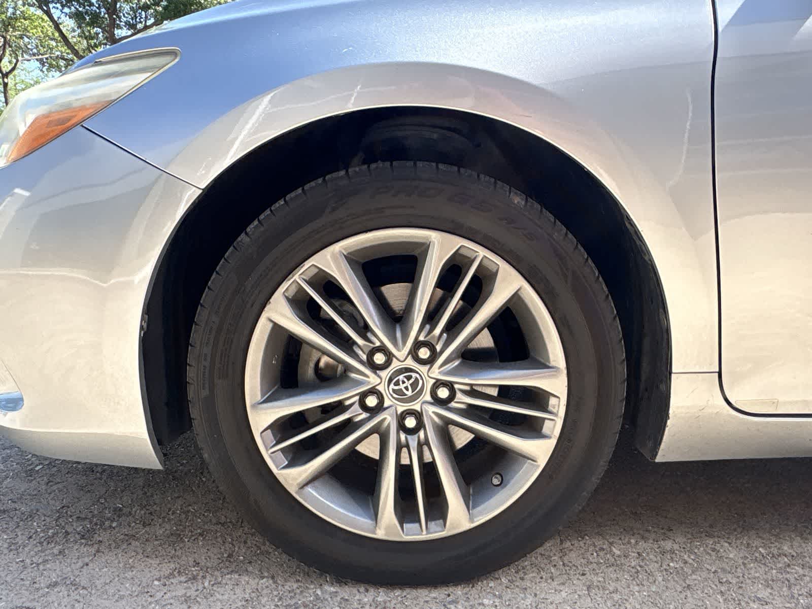 Thumbnail: 2015 Toyota Camry - 20