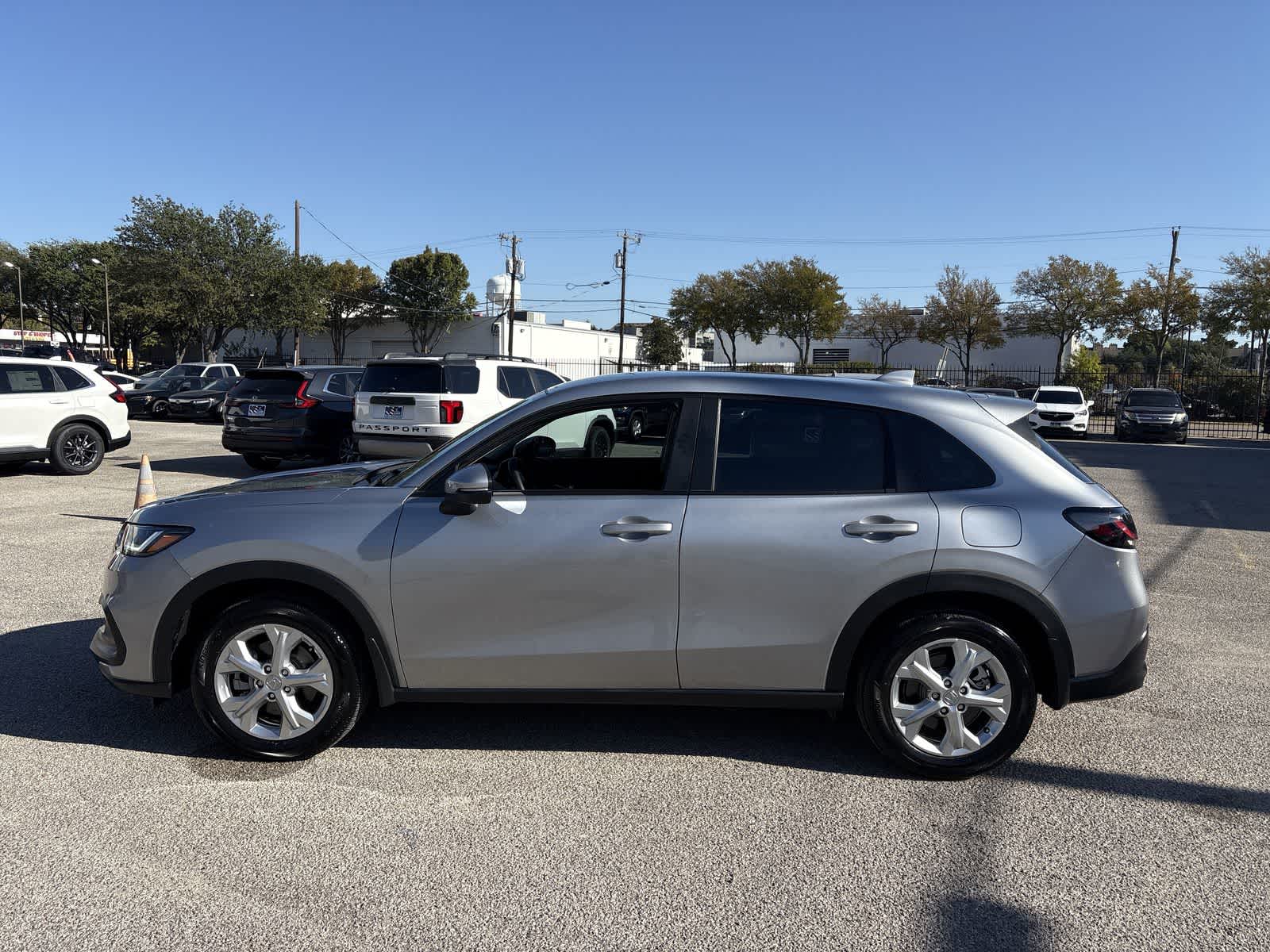 2023 Honda HR-V LX 2WD photo 3