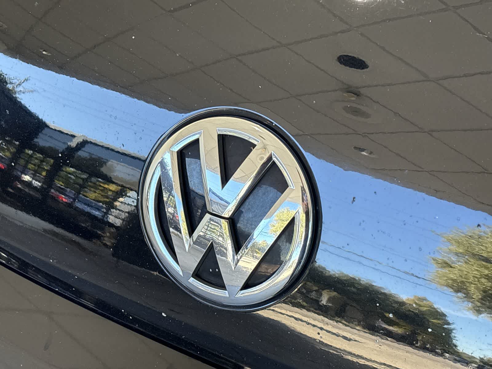 Thumbnail: 2015 Volkswagen Beetle - 7