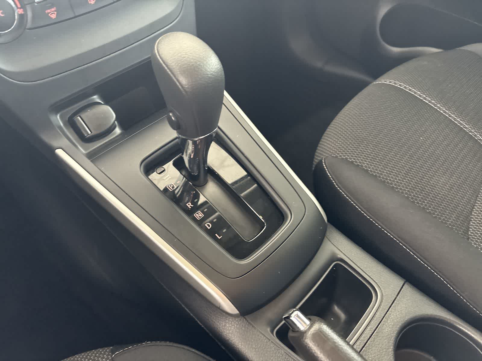 Thumbnail: 2016 Nissan Sentra - 16