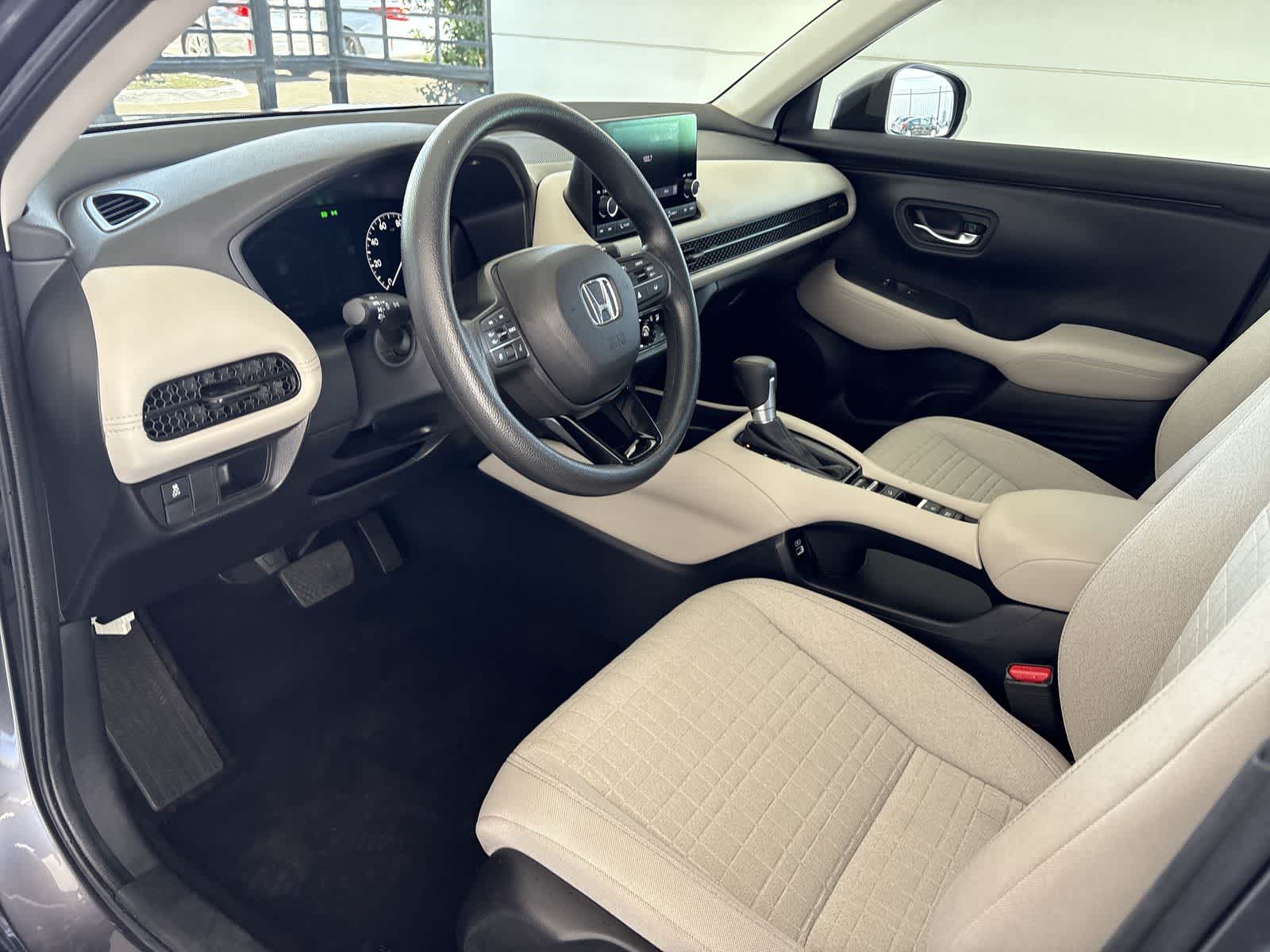2023 Honda HR-V LX 2WD photo 2