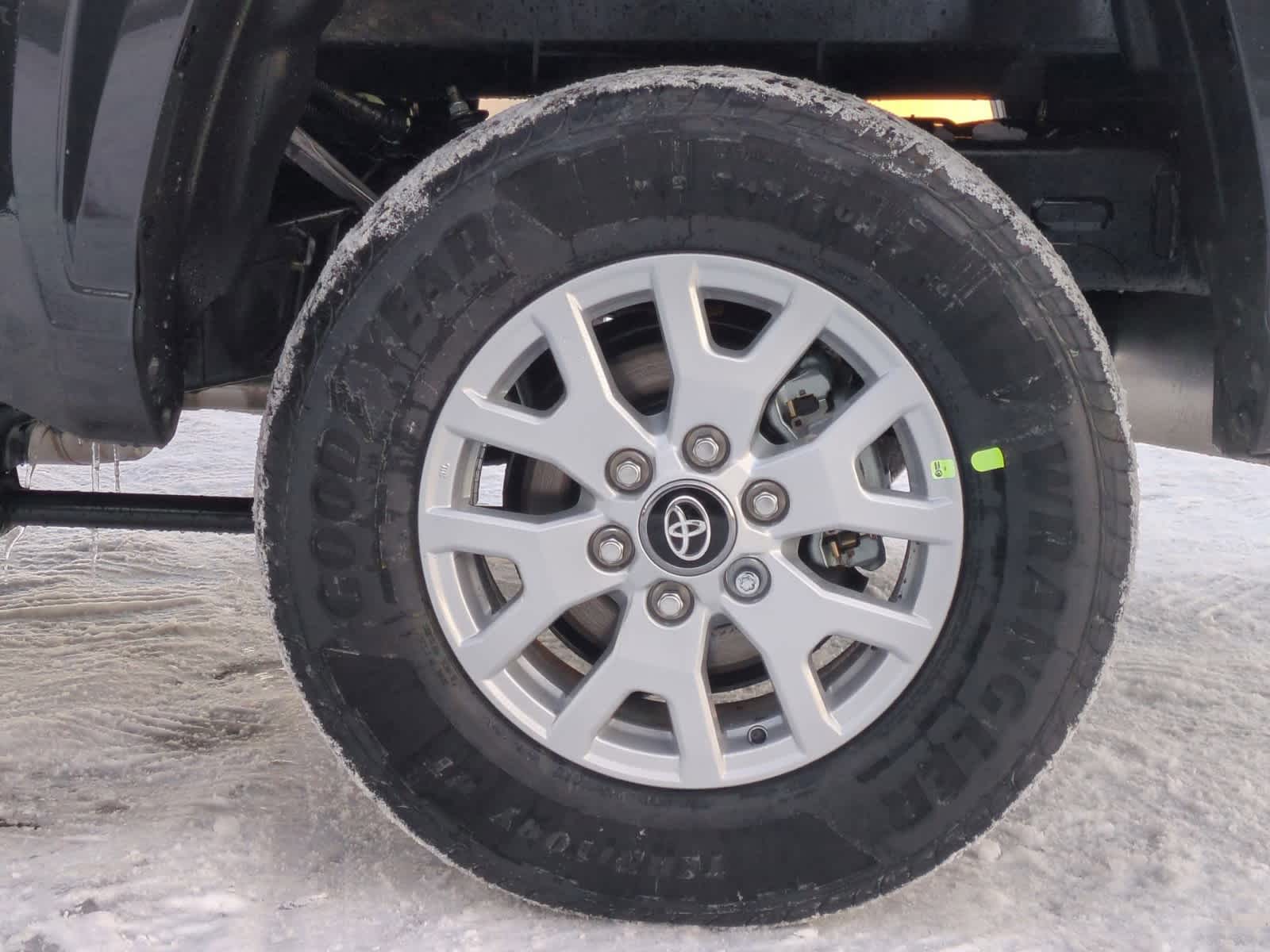 2025 Toyota Tacoma SR5 - Photo 11