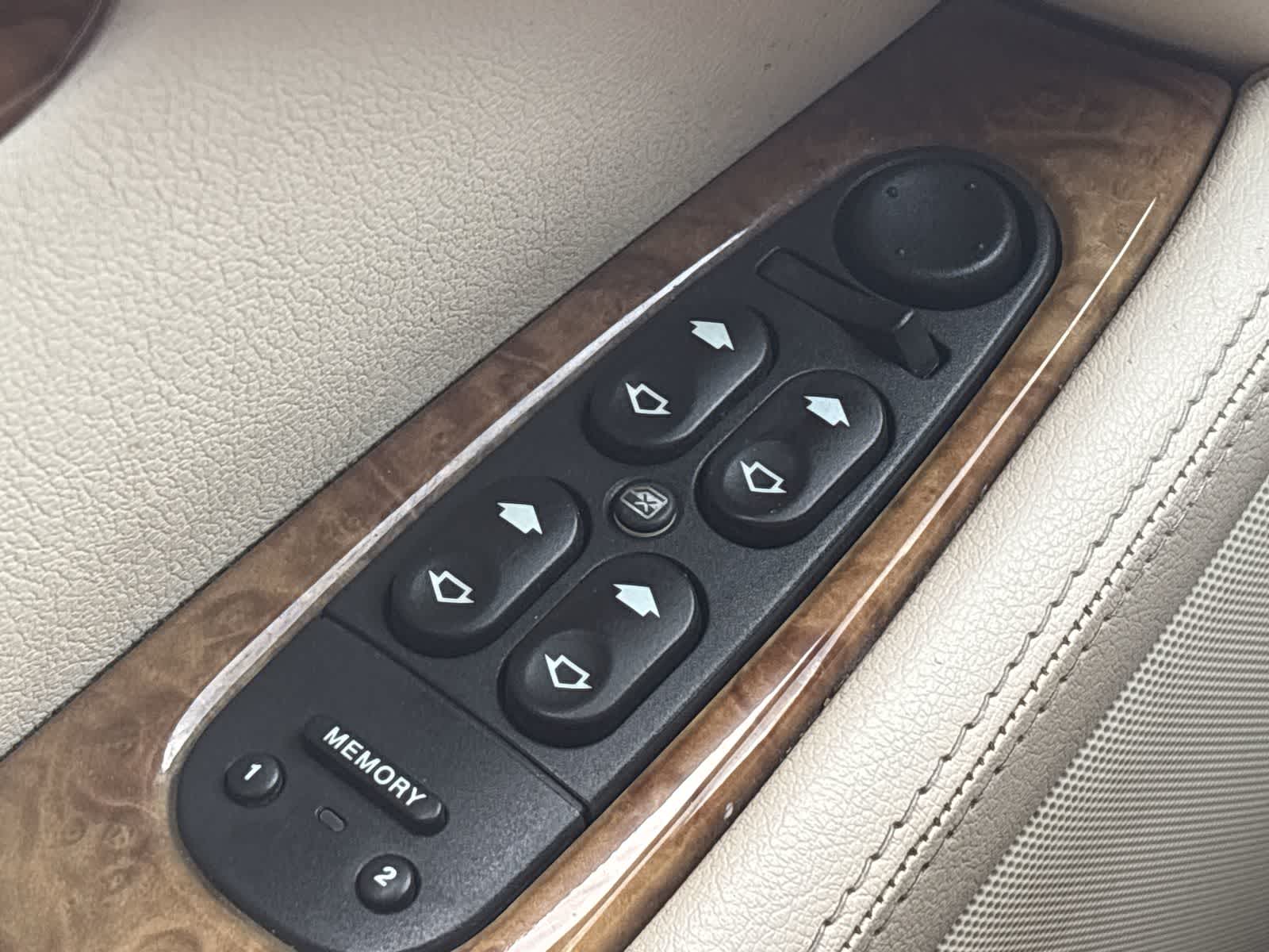 Thumbnail: 2005 Jaguar S-Type - 34