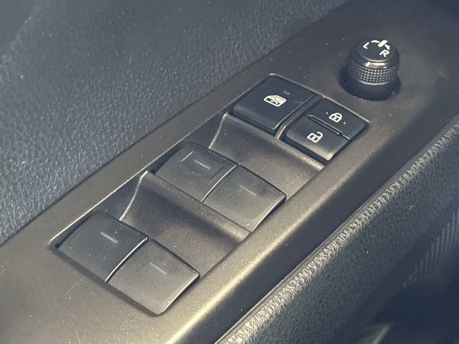 Thumbnail: 2022 Toyota Camry - 31