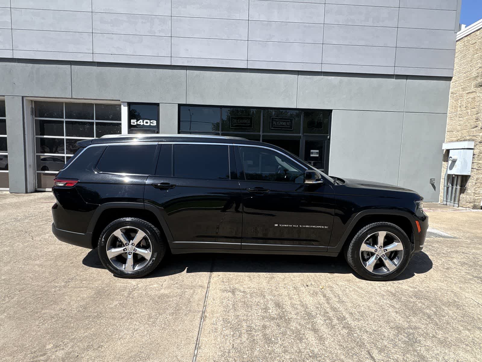 Thumbnail: 2021 Jeep Grand Cherokee L - 25