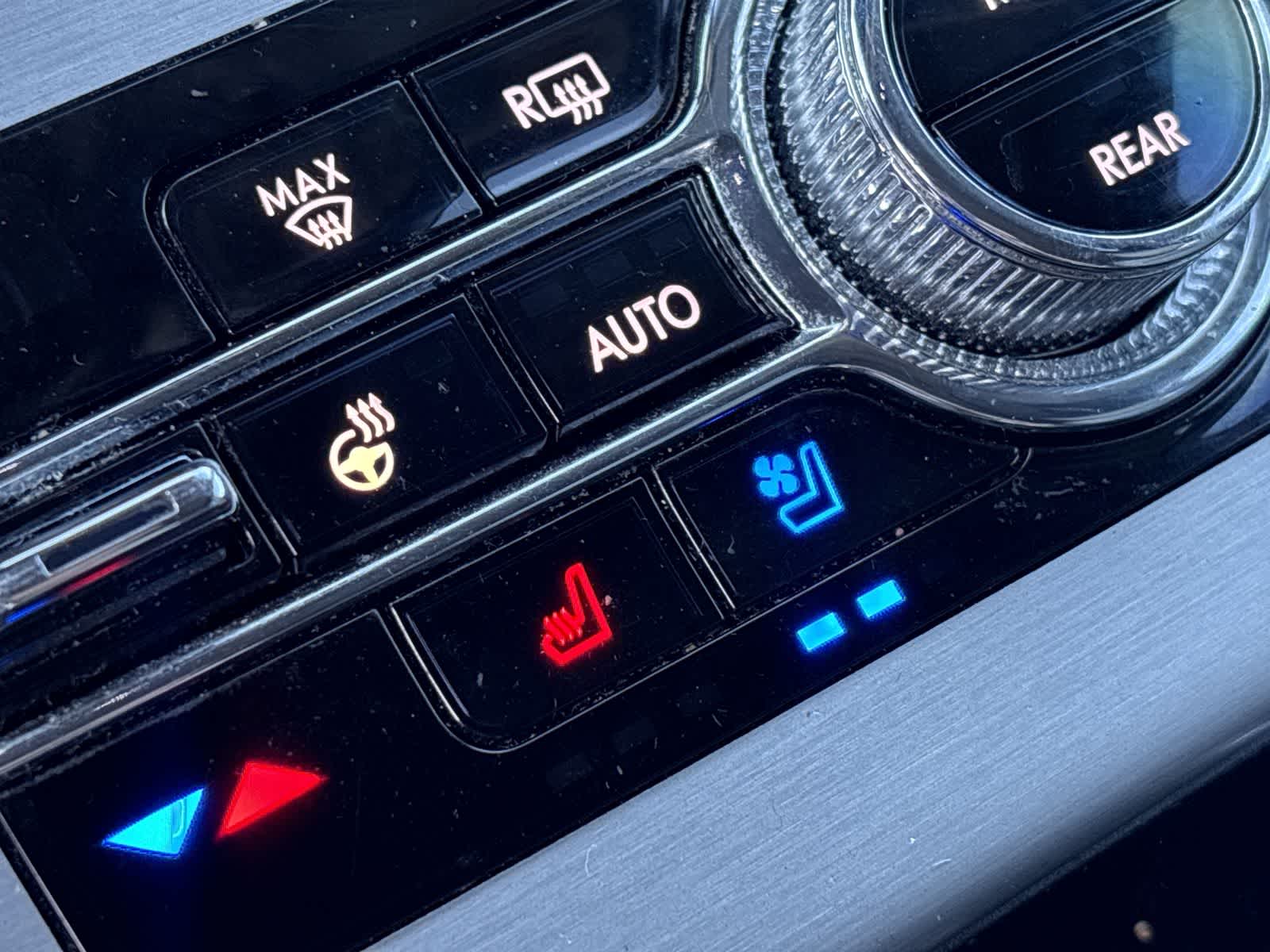 Thumbnail: 2020 Lincoln Aviator - 28