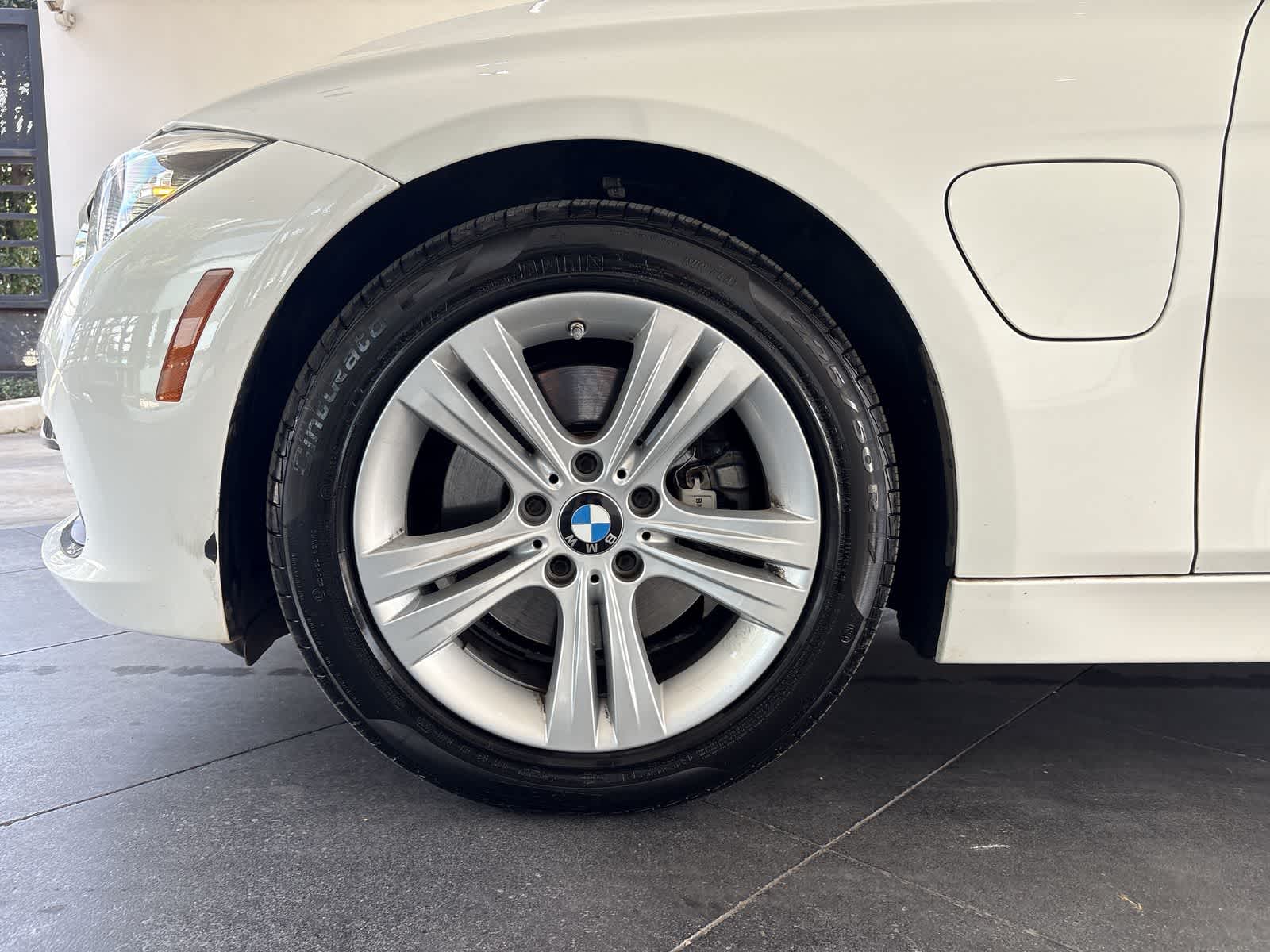 Thumbnail: 2016 BMW 3 Series - 8