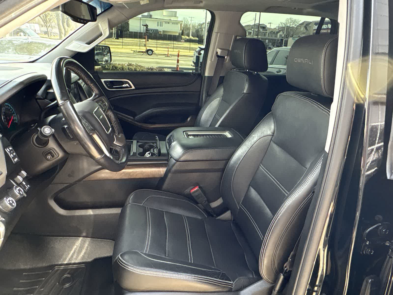 Thumbnail: 2019 GMC Yukon - 18