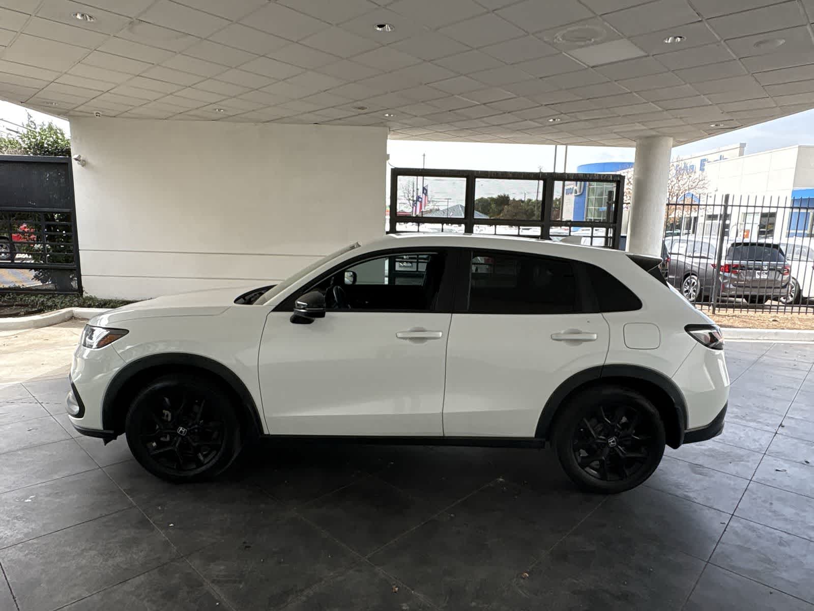 Thumbnail: 2023 Honda HR-V - 3