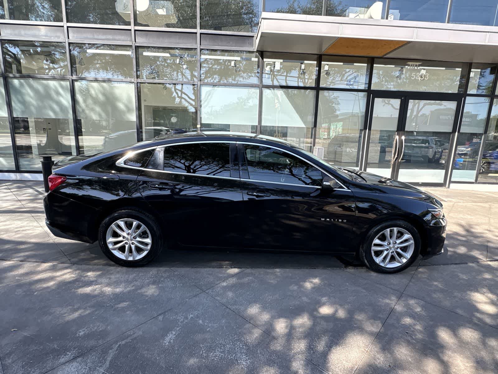 Thumbnail: 2018 Chevrolet Malibu - 23