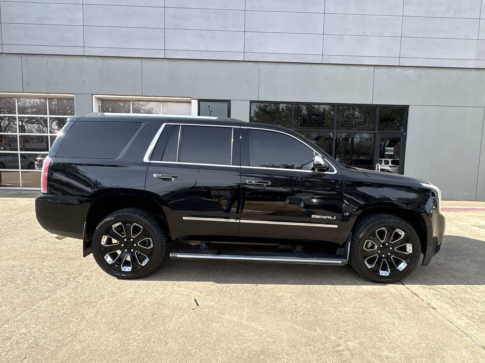 Thumbnail: 2019 GMC Yukon - 33