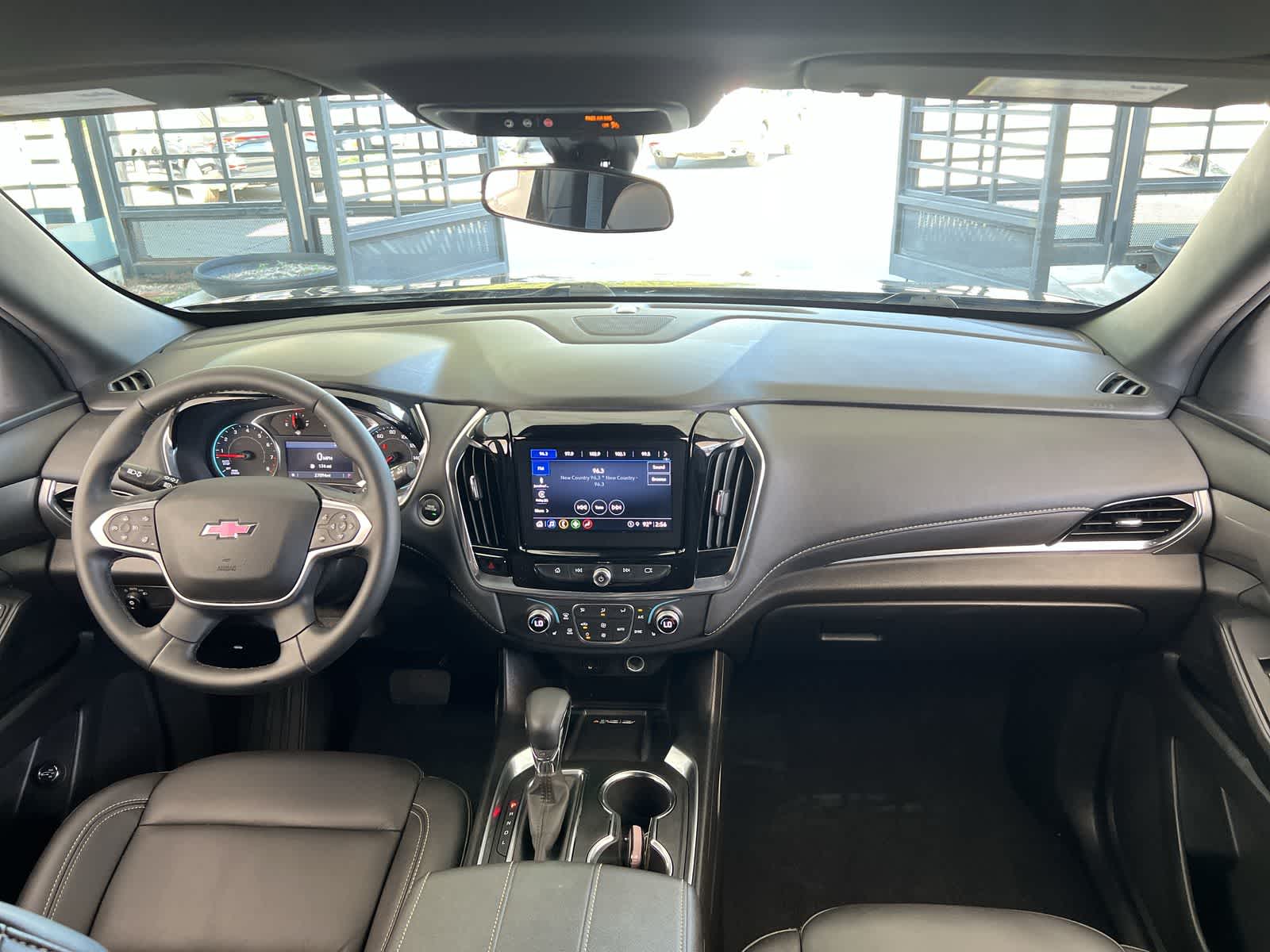 Thumbnail: 2023 Chevrolet Traverse - 9