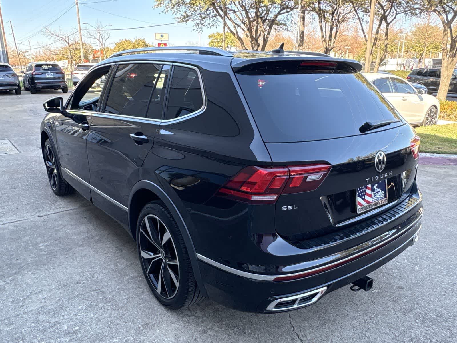 Thumbnail: 2023 Volkswagen Tiguan - 4